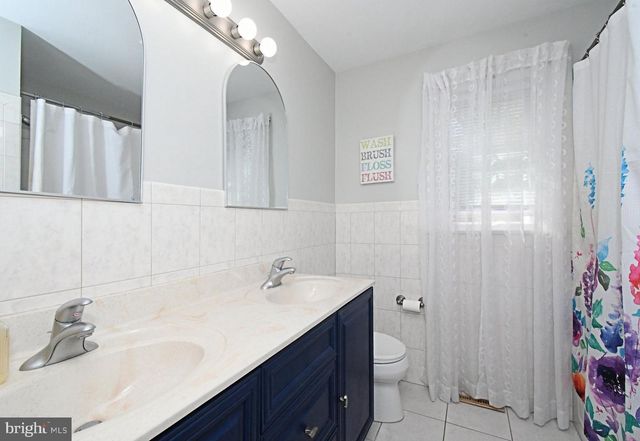 1608 S CRESCENT BLVD, Yardley, PA 19067