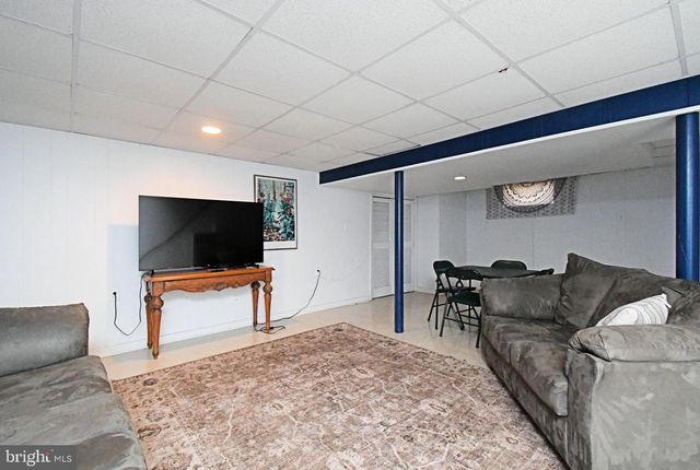 1608 S CRESCENT BLVD, Yardley, PA 19067