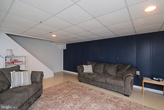 1608 S CRESCENT BLVD, Yardley, PA 19067