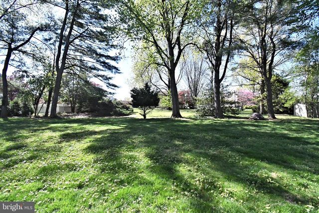 1608 S CRESCENT BLVD, Yardley, PA 19067