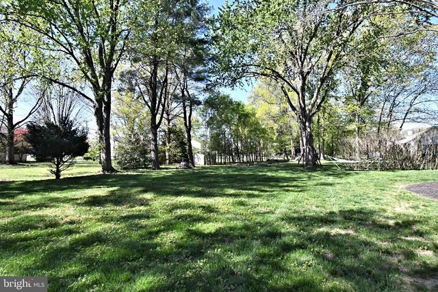 1608 S CRESCENT BLVD, Yardley, PA 19067