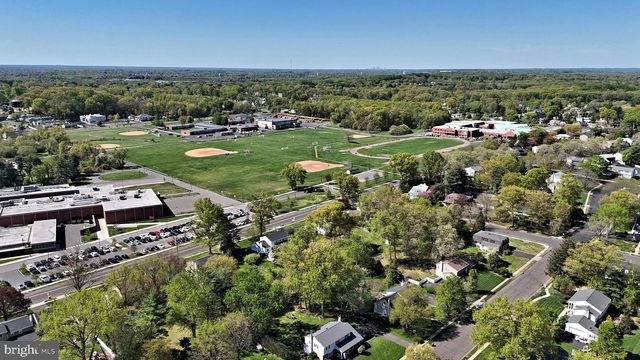 1608 S CRESCENT BLVD, Yardley, PA 19067