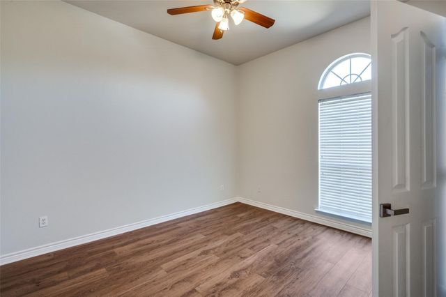 6433 Fianna Hills Drive, Fort Worth, TX 76132