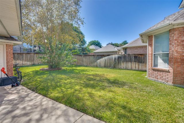 6433 Fianna Hills Drive, Fort Worth, TX 76132