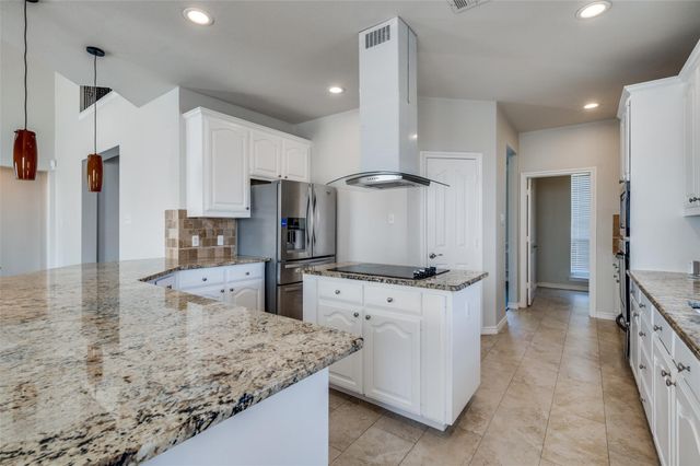 6433 Fianna Hills Drive, Fort Worth, TX 76132