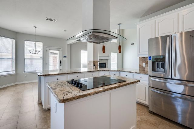 6433 Fianna Hills Drive, Fort Worth, TX 76132