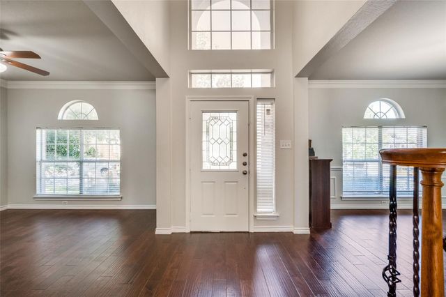 6433 Fianna Hills Drive, Fort Worth, TX 76132