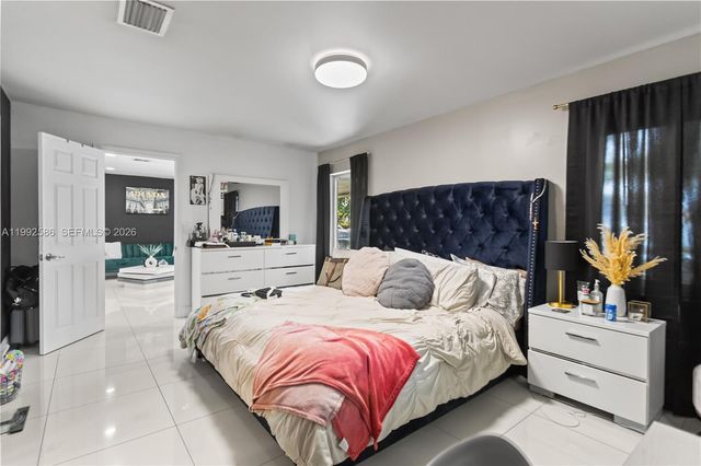 1752 S Anhinga Ln, Homestead, FL 33035