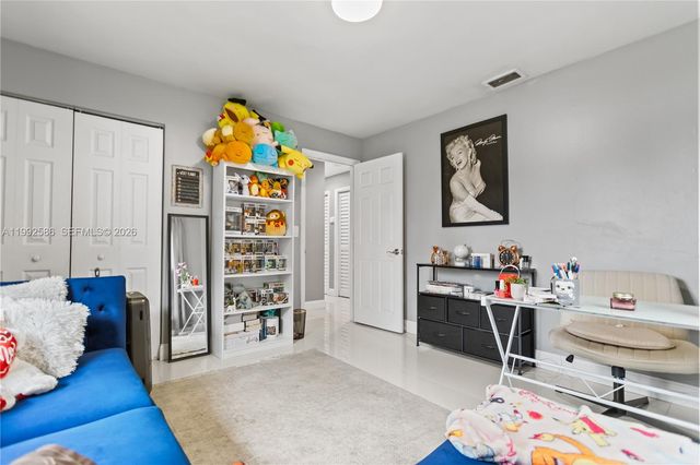 1752 S Anhinga Ln, Homestead, FL 33035