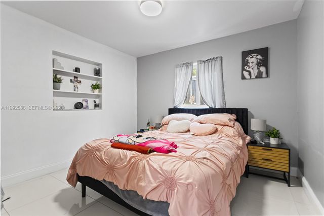 1752 S Anhinga Ln, Homestead, FL 33035