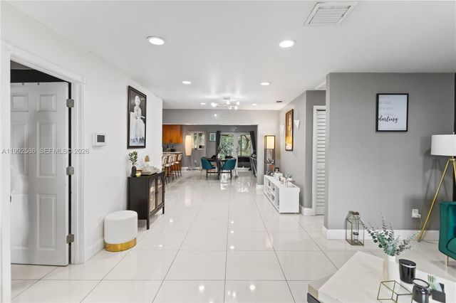 1752 S Anhinga Ln, Homestead, FL 33035