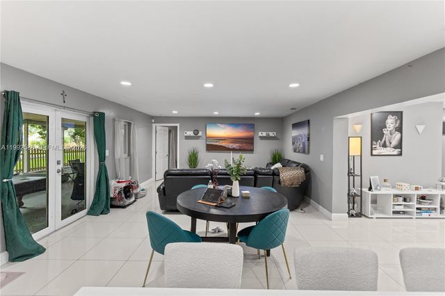 1752 S Anhinga Ln, Homestead, FL 33035