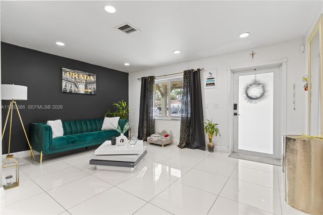 1752 S Anhinga Ln, Homestead, FL 33035