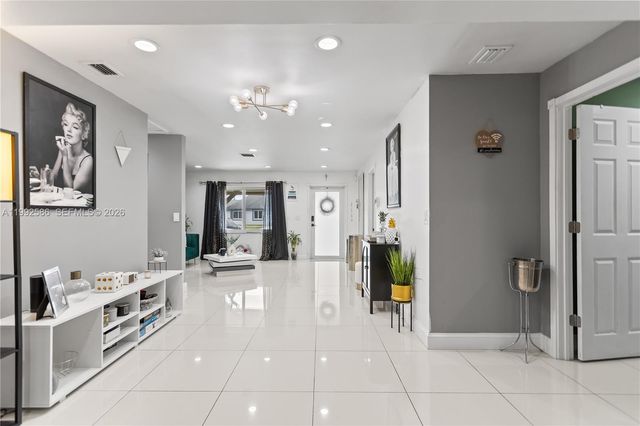 1752 S Anhinga Ln, Homestead, FL 33035