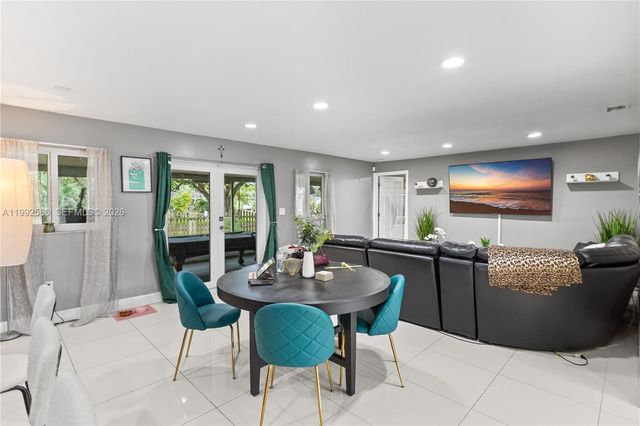 1752 S Anhinga Ln, Homestead, FL 33035