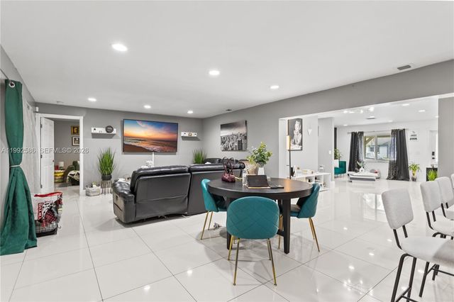 1752 S Anhinga Ln, Homestead, FL 33035