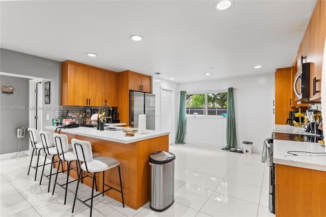 1752 S Anhinga Ln, Homestead, FL 33035