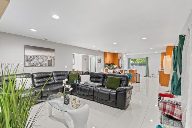 1752 S Anhinga Ln, Homestead, FL 33035