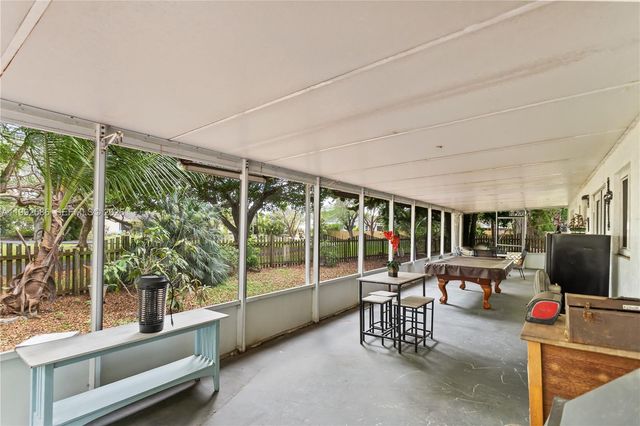 1752 S Anhinga Ln, Homestead, FL 33035