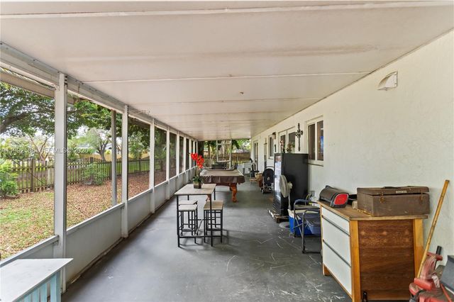 1752 S Anhinga Ln, Homestead, FL 33035