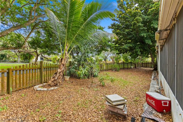 1752 S Anhinga Ln, Homestead, FL 33035