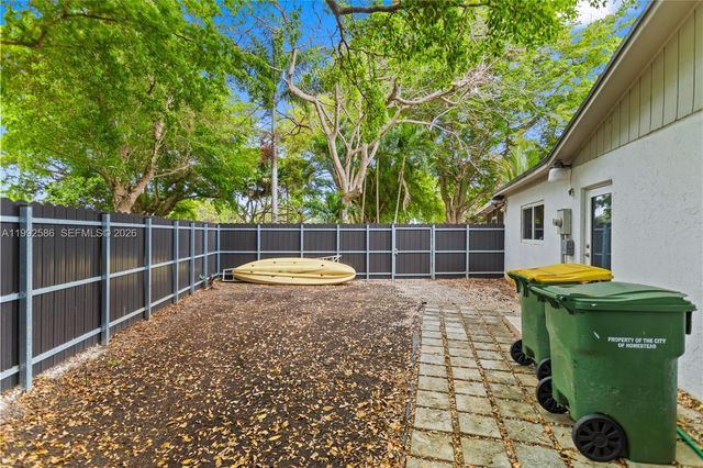 1752 S Anhinga Ln, Homestead, FL 33035