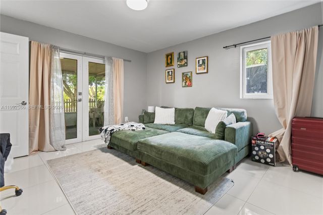 1752 S Anhinga Ln, Homestead, FL 33035