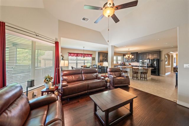 31 Camden Oaks Lane Lane, Montgomery, TX 77356