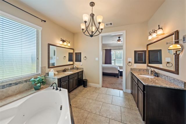 31 Camden Oaks Lane Lane, Montgomery, TX 77356