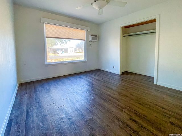 1512 E Bowie, Beeville, TX 78102