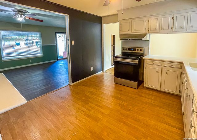 1512 E Bowie, Beeville, TX 78102