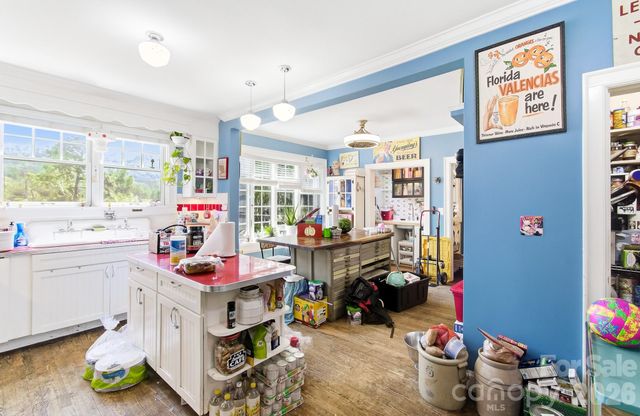199 Kimberly Avenue, Asheville, NC 28804