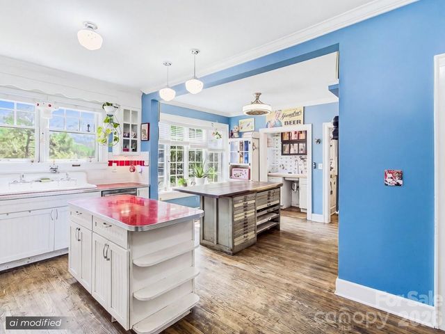 199 Kimberly Avenue, Asheville, NC 28804