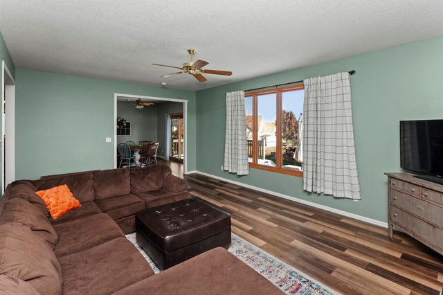 301 NW Seasons Drive, Ankeny, IA 50023