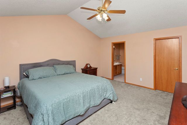 301 NW Seasons Drive, Ankeny, IA 50023