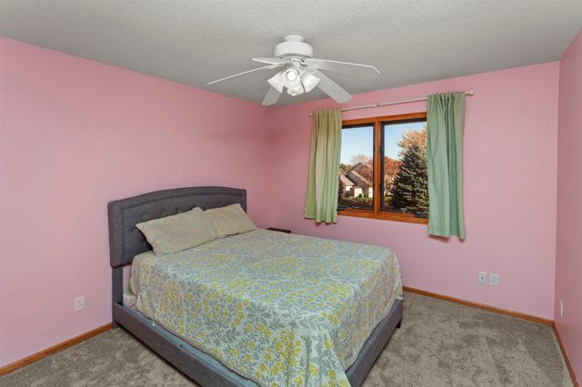 301 NW Seasons Drive, Ankeny, IA 50023