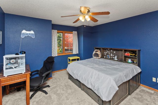 301 NW Seasons Drive, Ankeny, IA 50023