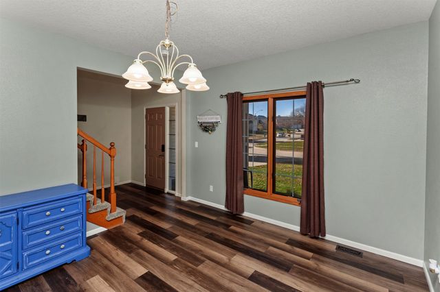 301 NW Seasons Drive, Ankeny, IA 50023