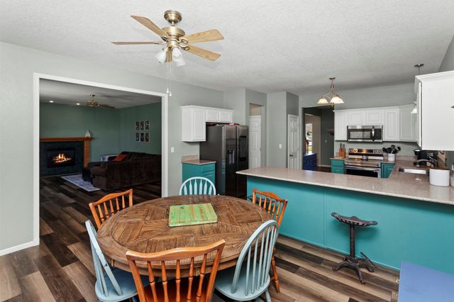 301 NW Seasons Drive, Ankeny, IA 50023