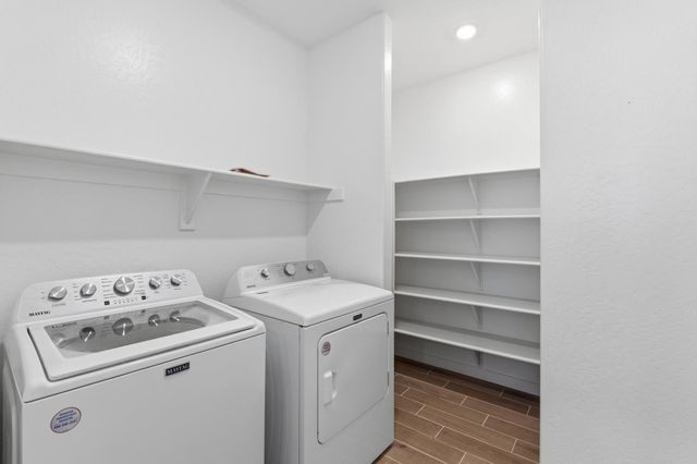 7242 E Amherst Avenue, Fresno, CA 93737