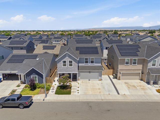 7242 E Amherst Avenue, Fresno, CA 93737