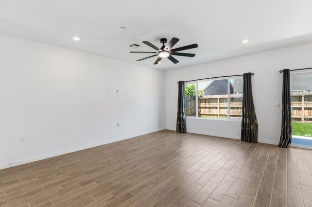 7242 E Amherst Avenue, Fresno, CA 93737