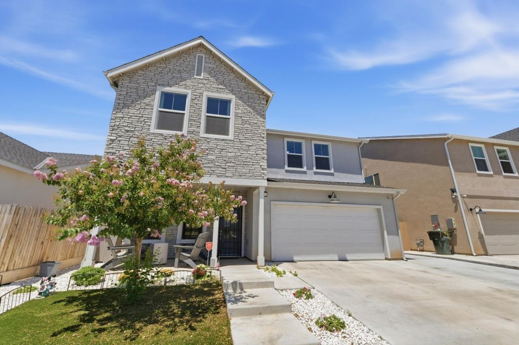 7242 E Amherst Avenue, Fresno, CA 93737