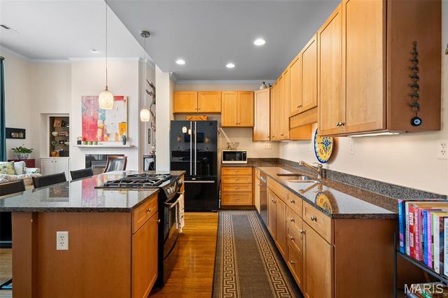 2211 S Grand Boulevard 302, St Louis, MO 63104