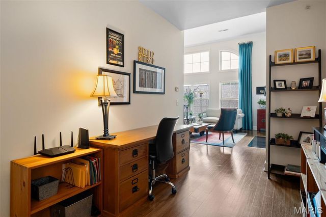 2211 S Grand Boulevard 302, St Louis, MO 63104