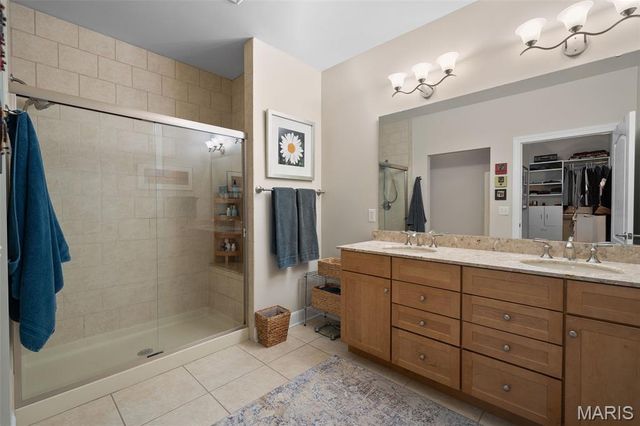 2211 S Grand Boulevard 302, St Louis, MO 63104