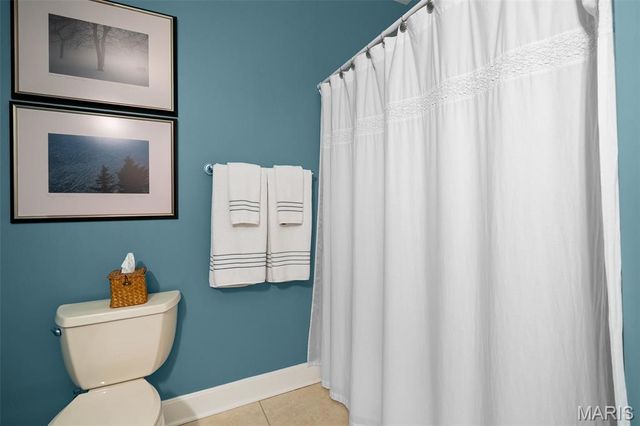 2211 S Grand Boulevard 302, St Louis, MO 63104