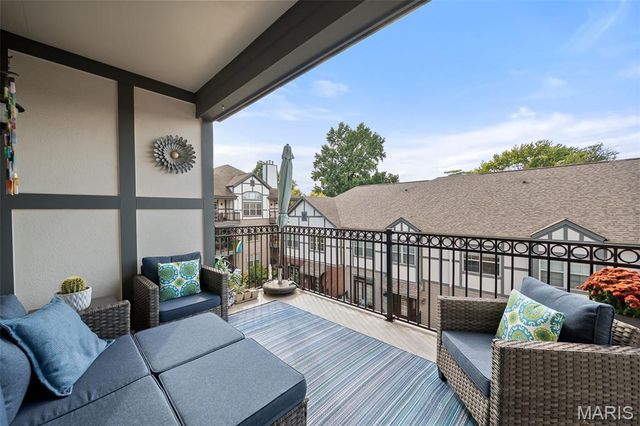 2211 S Grand Boulevard 302, St Louis, MO 63104