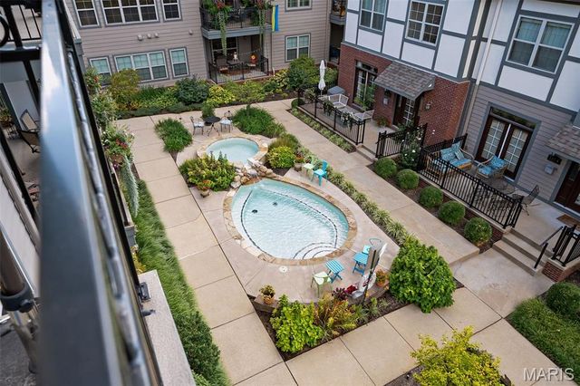 2211 S Grand Boulevard 302, St Louis, MO 63104