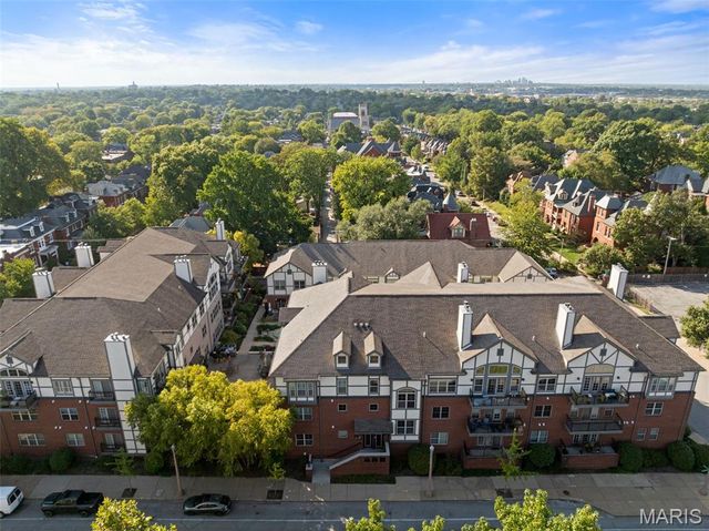 2211 S Grand Boulevard 302, St Louis, MO 63104